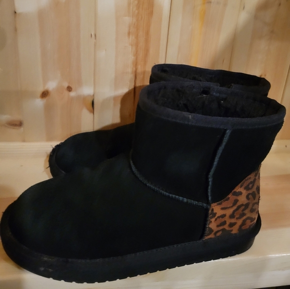 Koolaburra Other - Koolaburra By UGG Girls Boots Mini Size 1 Big Girls